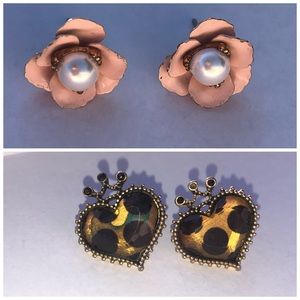 2 sets of earring